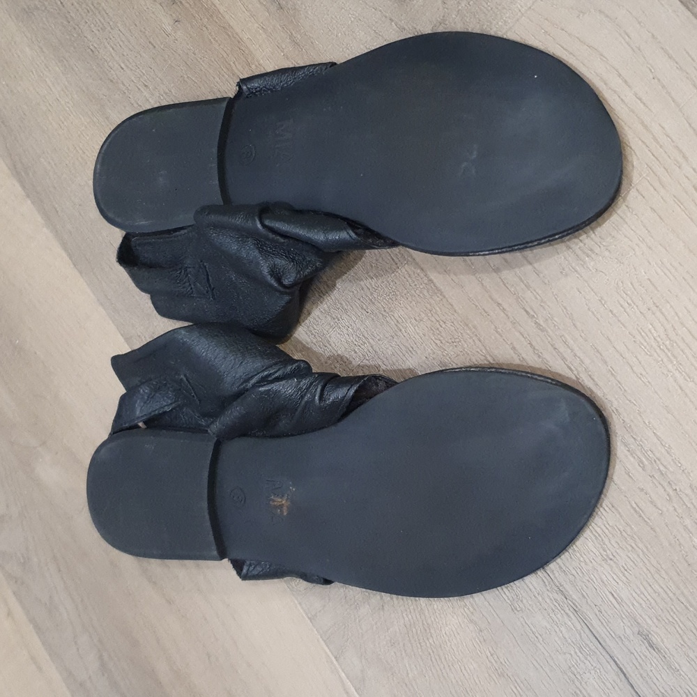 MIA Black Leather Sandals - Size 8 - Picture 4 of 4